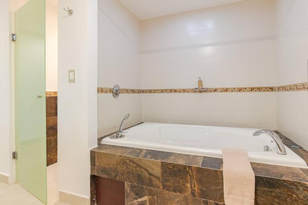 Encantadora Suite Super Amplia En Colibri Плая-дель-Кармен Экстерьер фото